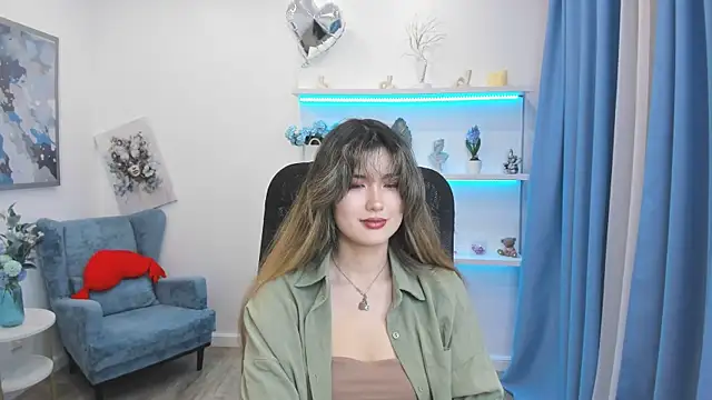 Snapshot of AnneTLi chatting on 06-07-26, 07:19 AnneTLi online show from 06-07-26, 07:19
