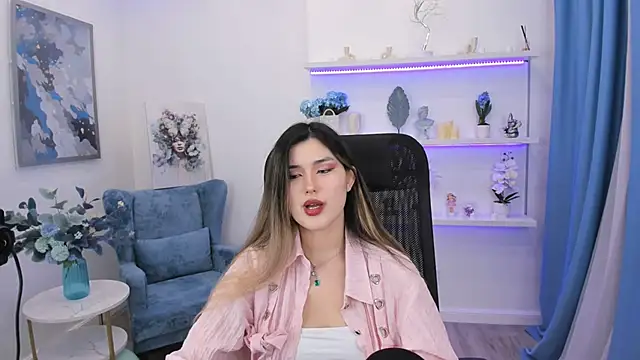 AnneTLi online show from 12-02-25, 07:15