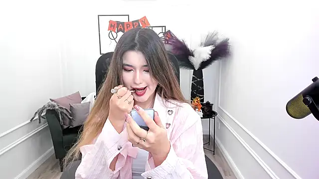 Snapshot of AnneTLi chatting on 10-22-25, 03:39 AnneTLi online show from 10-22-25, 03:39