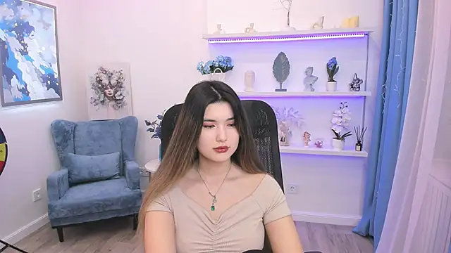 AnneTLi online show from 01-11-26, 03:13