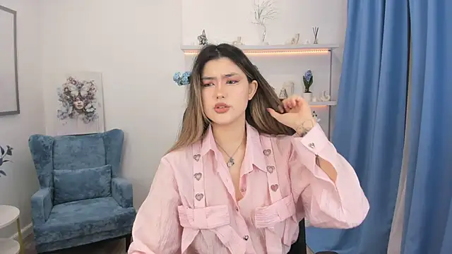 Snapshot of AnneTLi chatting on 10-15-25, 03:16 AnneTLi online show from 10-15-25, 03:16