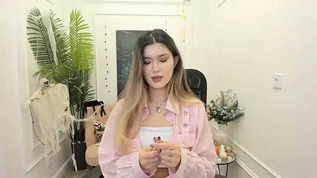 AnneTLi online show from 10-30-25, 03:16