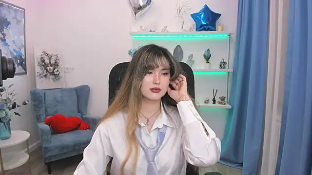 Snapshot of AnneTLi chatting on 04-22-26, 07:20 AnneTLi online show from 04-22-26, 07:20