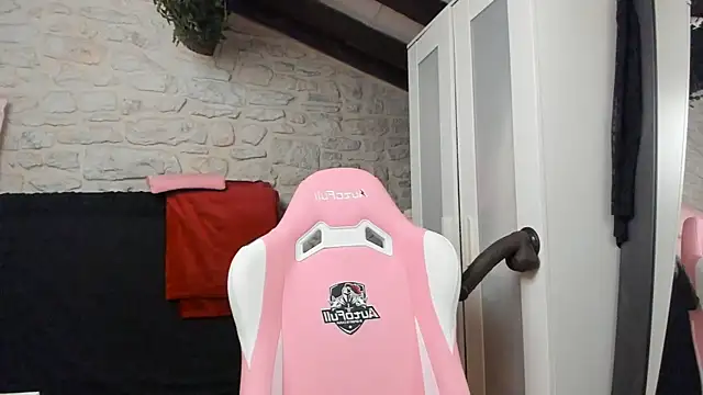 Mayala   online show from 04-17-26, 07:28