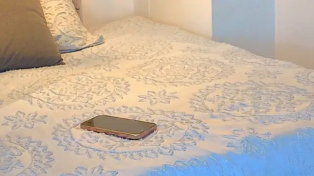 KeryHillson online show from 11-05-25, 12:19