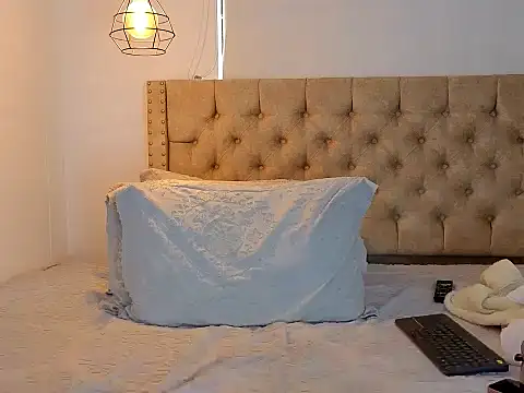 KeryHillson online show from 10-13-25, 01:02