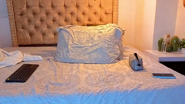 KeryHillson online show from 03-21-26, 12:53