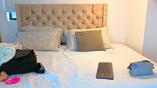 KeryHillson online show from 12-02-25, 11:56