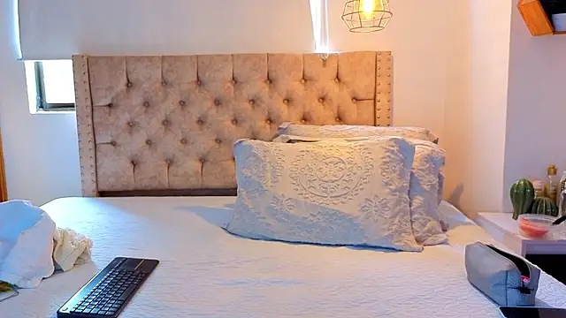 KeryHillson online show from 03-17-26, 02:09