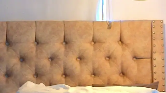 KeryHillson online show from 03-10-26, 01:26