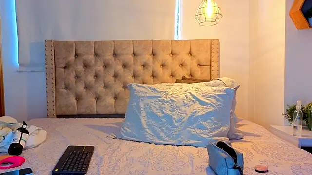 KeryHillson online show from 02-23-26, 12:50