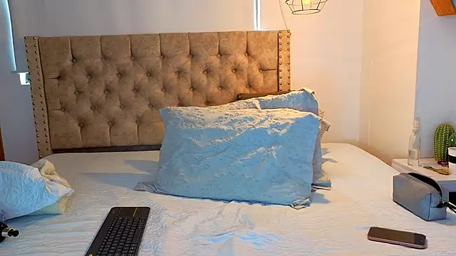 KeryHillson online show from 01-10-26, 12:44