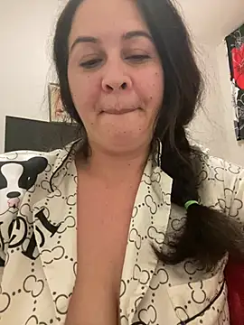 Snapshot of newgirl19 chatting on 02-18-25, 09:20 newgirl19 online show from 02-18-25, 09:20