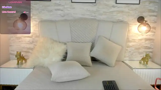 Snapshot of mia_slutty_ chatting on 12-05-24, 03:53 mia slutty online show from 12-05-24, 03:53