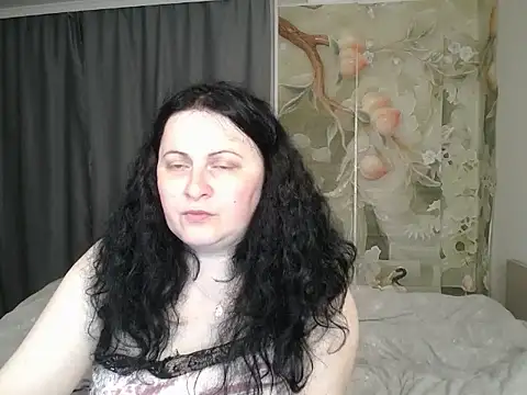 Snapshot of Lillian2 chatting on 06-07-26, 07:19 Lillian2 online show from 06-07-26, 07:19