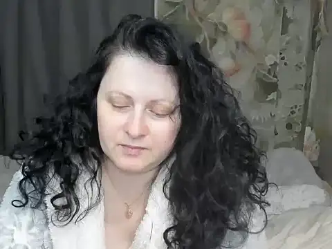 Lillian2 online show from 04-15-26, 08:53