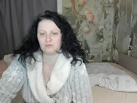 Lillian2 online show from 12-17-25, 08:52