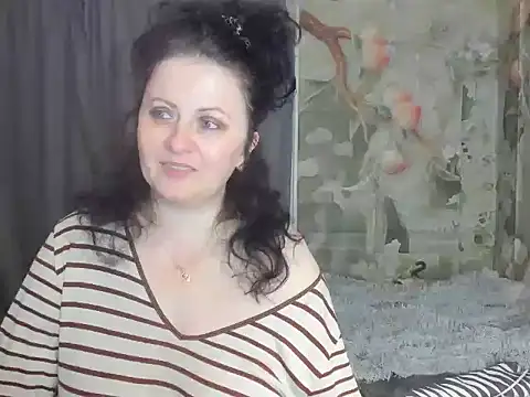 Lillian2 online show from 10-27-25, 07:15