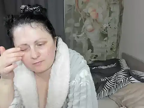 Snapshot of Lillian2 chatting on 05-13-26, 09:22 Lillian2 online show from 05-13-26, 09:22