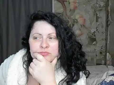 Snapshot of Lillian2 chatting on 04-23-26, 04:08 Lillian2 online show from 04-23-26, 04:08