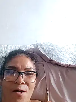 Snapshot of Delicy1 chatting on 12-14-25, 12:22 Delicy1 online show from 12-14-25, 12:22