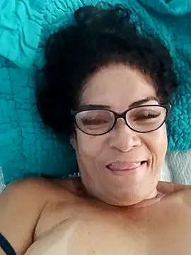 Snapshot of Delicy1 chatting on 10-25-25, 07:36 Delicy1 online show from 10-25-25, 07:36
