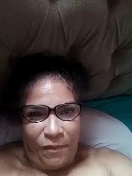 Snapshot of Delicy1 chatting on 10-18-25, 10:17 Delicy1 online show from 10-18-25, 10:17