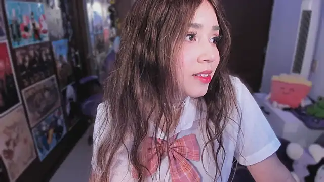 emi cute online show from 11-18-25, 02:42