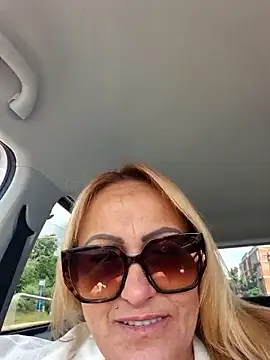 Isabellaa04 online show from 06-15-26, 10:37