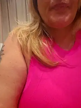 Isabellaa04 online show from 03-06-26, 08:37