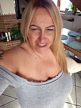 Isabellaa04 online show from 02-14-26, 09:31