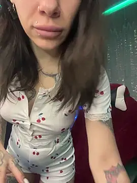 Queen of pain online show from 11-16-25, 05:01