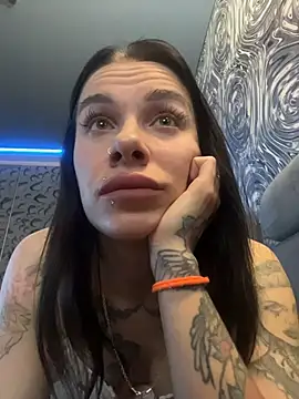 Snapshot of Queen_of_pain chatting on 02-17-26, 06:54 Queen of pain online show from 02-17-26, 06:54