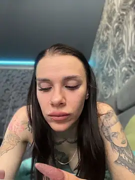 Queen of pain online show from 04-11-26, 07:38