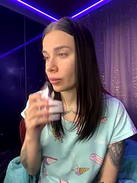 Queen of pain online show from 11-23-25, 06:01