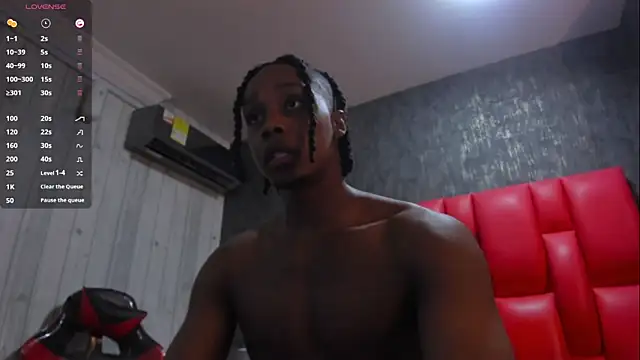 Snapshot of DominicSccott chatting on 06-13-26, 12:47 DominicSccott online show from 06-13-26, 12:47
