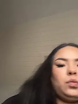 Snapshot of Hana-Noami chatting on 10-15-25, 12:02 Hana-Noami online show from 10-15-25, 12:02