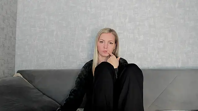 iam Venus online show from 02-16-26, 07:40