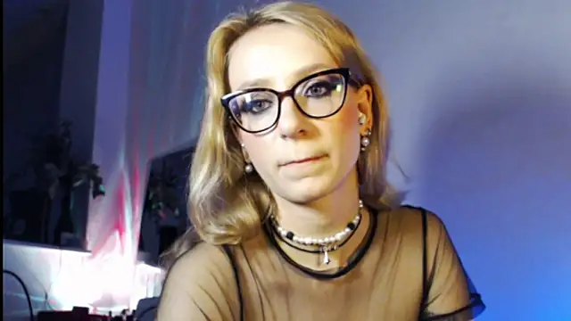 Snapshot of welliza chatting on 03-19-25, 01:10 welliza online show from 03-19-25, 01:10