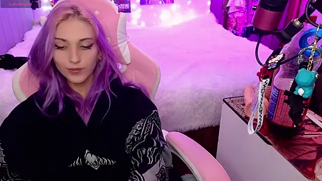 Violet Noir online show from 01-30-25, 02:47