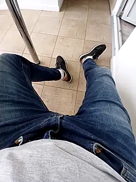 Adriandan1982 online show from 09-27-25, 09:26