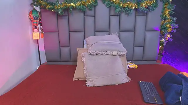  MiaBrown  online show from 11-29-25, 12:05