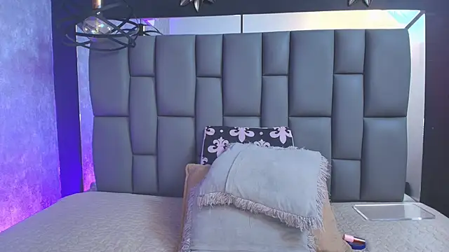  MiaBrown  online show from 09-15-25, 12:05