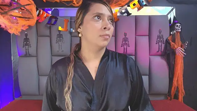  MiaBrown  online show from 10-30-25, 12:14