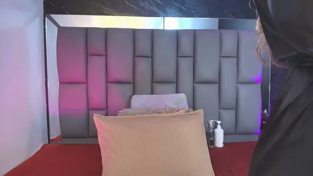  MiaBrown  online show from 11-14-25, 12:09