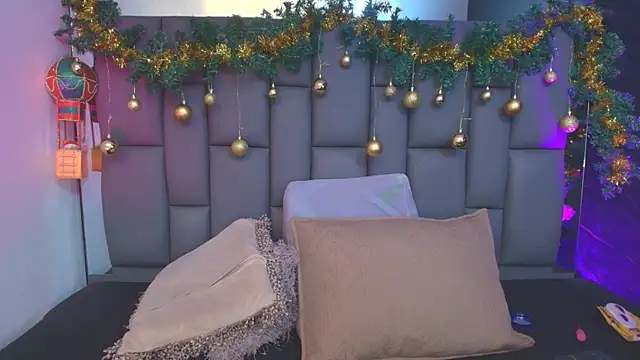  MiaBrown  online show from 12-19-25, 12:07