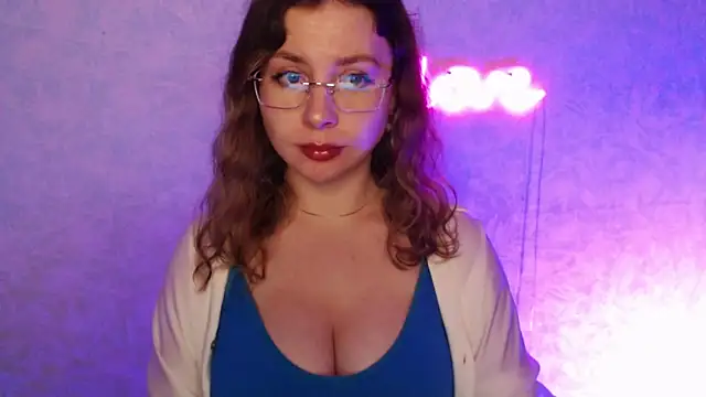Snapshot of Leah_Reed chatting on 09-11-25, 04:07 Leah Reed online show from 09-11-25, 04:07