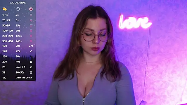 Snapshot of Leah_Reed chatting on 03-16-25, 09:26 Leah Reed online show from 03-16-25, 09:26