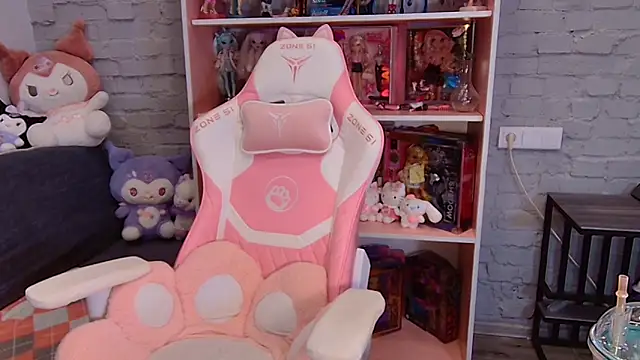 Naomi Storm online show from 03-21-25, 09:12