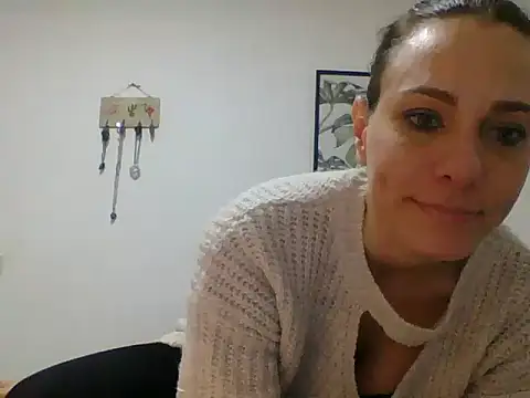 Snapshot of Emyly83 chatting on 12-01-24, 05:29 Emyly83 online show from 12-01-24, 05:29